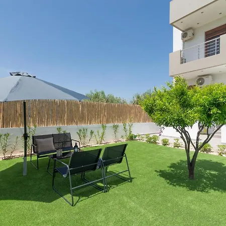 Modern House With Pool Near