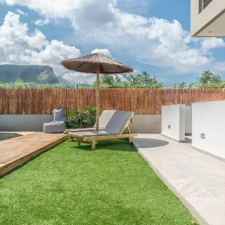 Modern House With Pool Near Apartman *