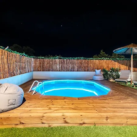 Modern House With Pool Near Apartman