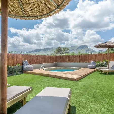 Modern House With Pool Near Apartman *