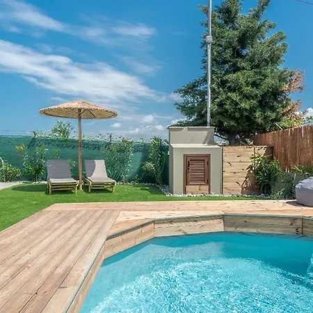 Modern House With Pool Near * Gazi