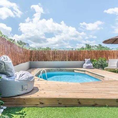Modern House With Pool Near Apartman
