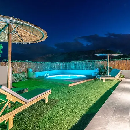 Modern House With Pool Near Apartman